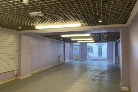 Retail Property (high street) to rent Image 4