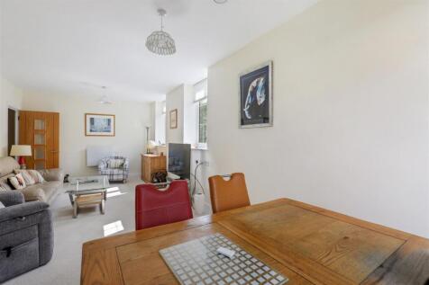 06-9cb6CT_MCSR_Flat 58 Watson Place_33 (1).JPG