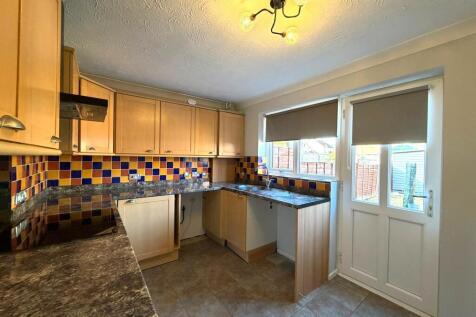 Mallard Close, Swindon, Wiltshire photo 4