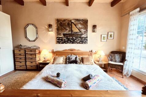 Bedroom Guesthouse