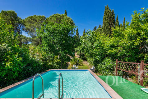 VILLA LE PINETE -81.