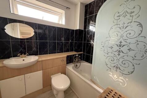 Lime Close, Stevenage, Hertfordshire photo 5