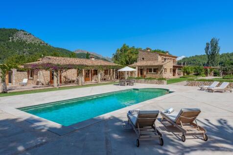 Exterior and Pool (1