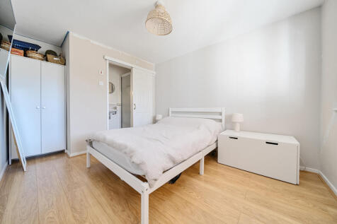 1298418-12-6830a2...