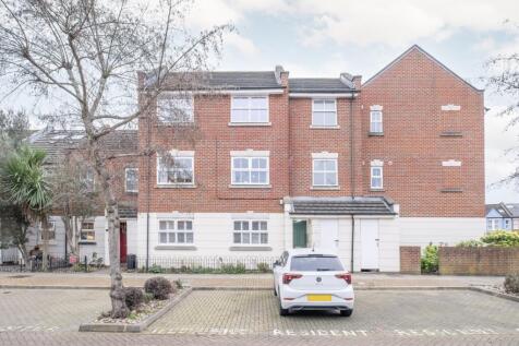 9-Riverdale-Drive...