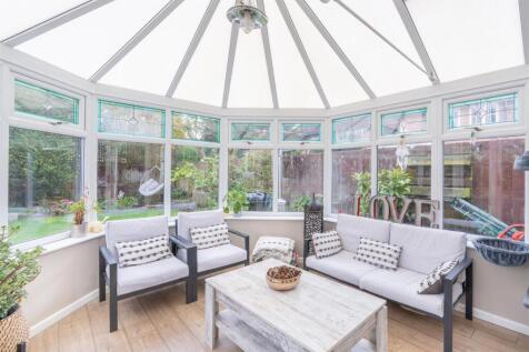 5 Abbots Mere Close-15.jpg