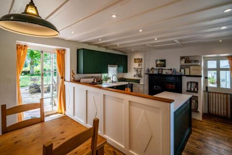 Kitchen/ Breakfast Room