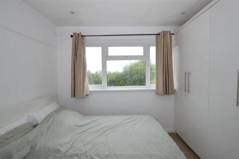 72 Redfern Ave bed 1 Apr 26.JPG