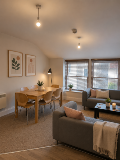 6-bed flat on Eaton Crescent, Bristol, BS8, £5,250/mo