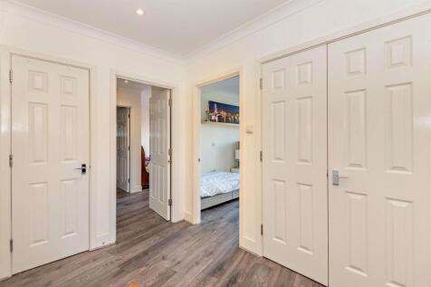 8708180-interior06-800.jpg