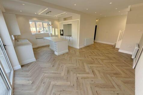 Open Plan Family Dining Area