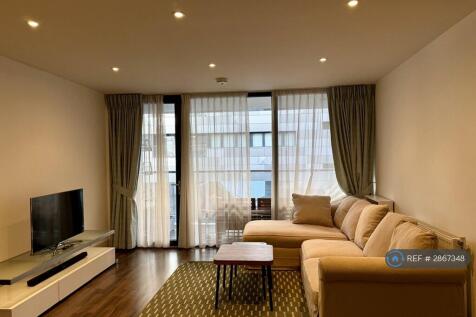 Large Reception Room With Sofabed