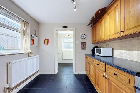 Kitchen / Breakfast Area