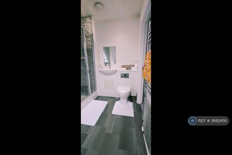 Second Floor Bathroom (Ensuite)