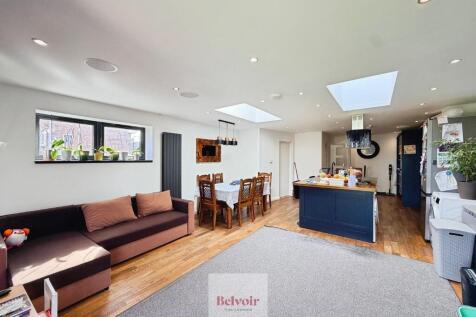 Blakenhurst, Harvington, WR11 photo 3