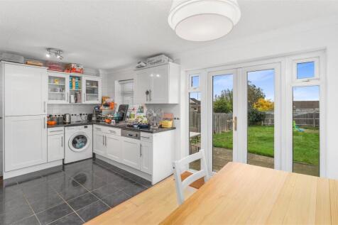 46 Kingfisher Drive, Banbury-9.jpg