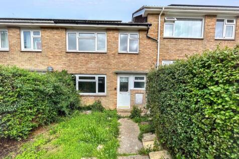 74 Solent Gardens, Freshwater, Isle of Wight, PO40 9PW