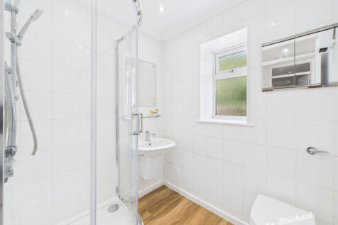 CAM03218G0-PR0738-STILL011