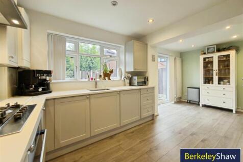 Kitchen/Dining Area
