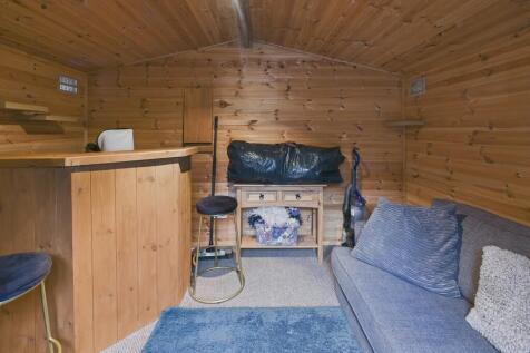 CAM04273G0-PR0256...