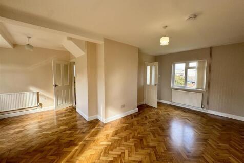 SITTING/DINING ROOM