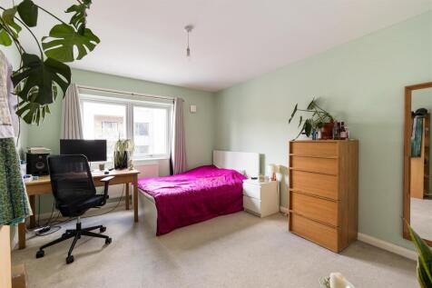 Thornbury Way, E17
