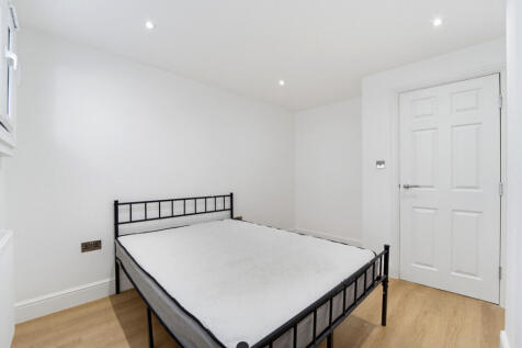 Admiral Rodney House, Church Street, Walton-on-Thames, Surrey, KT12 photo 4