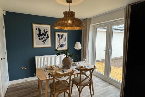 Show Home Dining