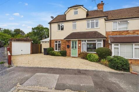 11 Clauds Close