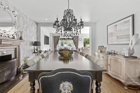 23 Marlow Road, HP11 1TA-11.jpg