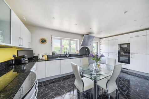 131587212685d83b006730