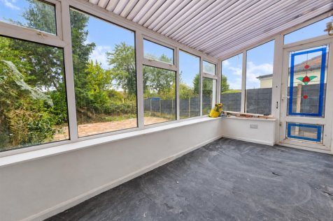Subtly brighter property in soft daylight-8 (1).pn