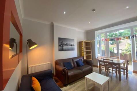 Harrington Drive, Nottingham photo 5