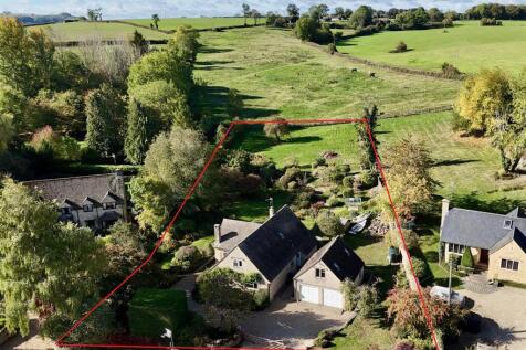 Aerial of House &amp; Garden with Red Outline.jpg