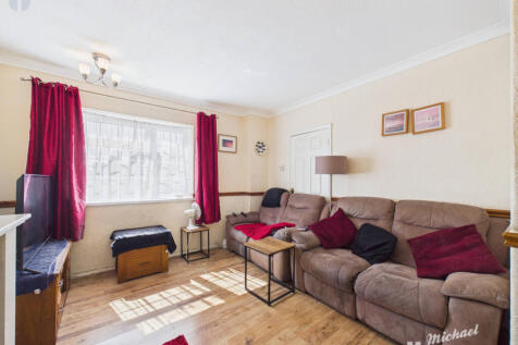 CAM03218G0-PR1135-STILL005