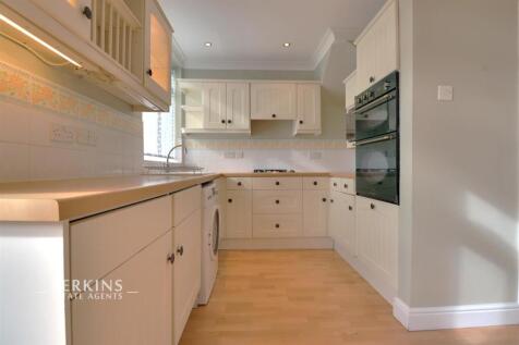 KITCHEN..jpg