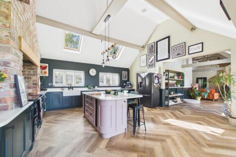 BREAKFAST KITCHEN