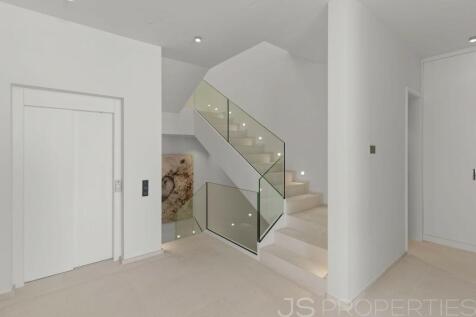 Ultra modern new build villa in Cala Llamp