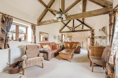 First Floor Sitti...