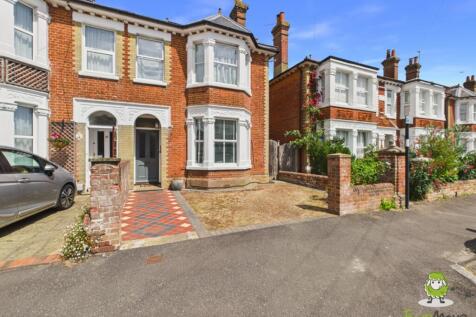 EweMove Estate Agents Basingstoke - 19 Beaconsfiel