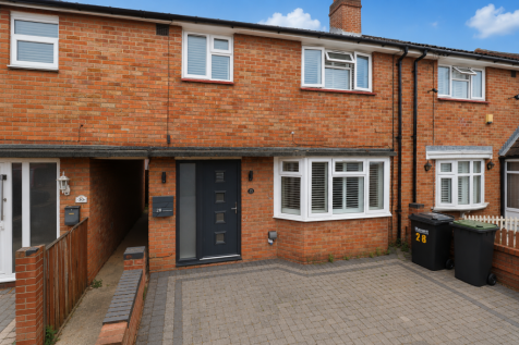 3-bed terraced on Linkenholt Way, Havant, £1,200/mo