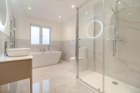 8580553-interior1...