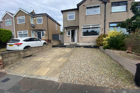 3 bed semi-detached house to rent Ashton Drive, L