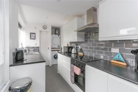 Birchfield Road, Stockport, Greater Manchester, SK3 photo 4