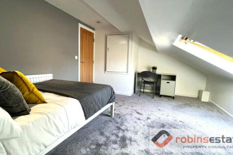 Bedroom 7a_169418842