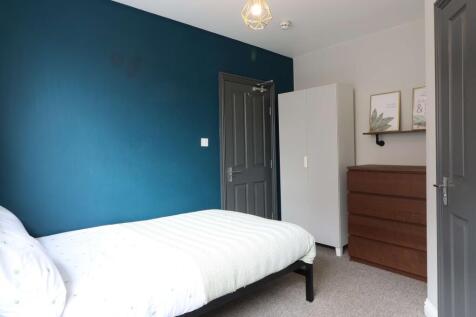 20 Prospect Road Room 1.JPG