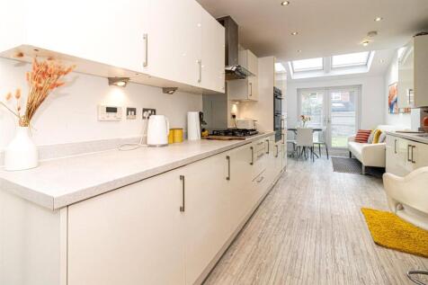 Mallow Drive, Salford, Greater Manchester, M7 photo 4