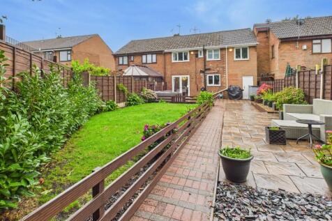 CAM03729G0-PR0111-STILL029