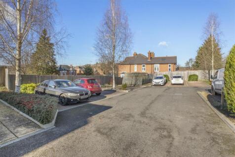 Flat 5, 13 Priory Rd, HP13 6SL-14.jpg