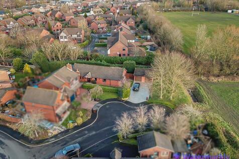 11 Moreton Drive Aerial (9).jpg